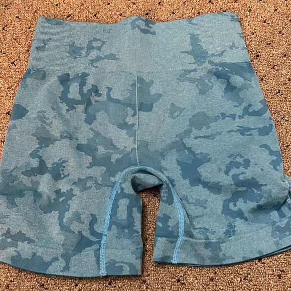 Workout shorts - Picture 2 of 2